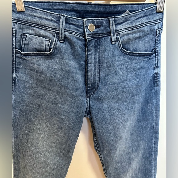 Flared H & M vintage indigo coloured jeans. Only worn once. - Picture 3 of 4